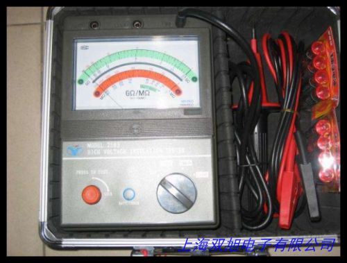 固緯多功能安規(guī)測試儀四合一 GPT-9804 交直流耐壓絕緣接地電阻